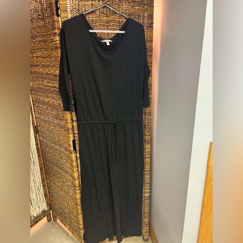 Banana Republic-Full length,Size:Med.,chinch waist w/tie,small hole in shoulder
